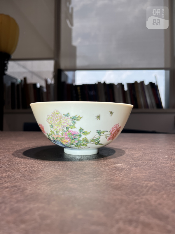 清雍正 御胎珐琅彩国色天香图诗文碗（疑北洋督陶官郭葆昌加彩） - 图39